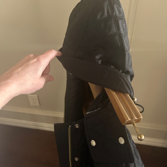 Burberry Brit Black Quilted Puffer Jacket with Hood - Picture 4 of 12